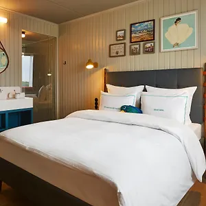 https://25hours-paper-island.copenhagenhotelselect.com